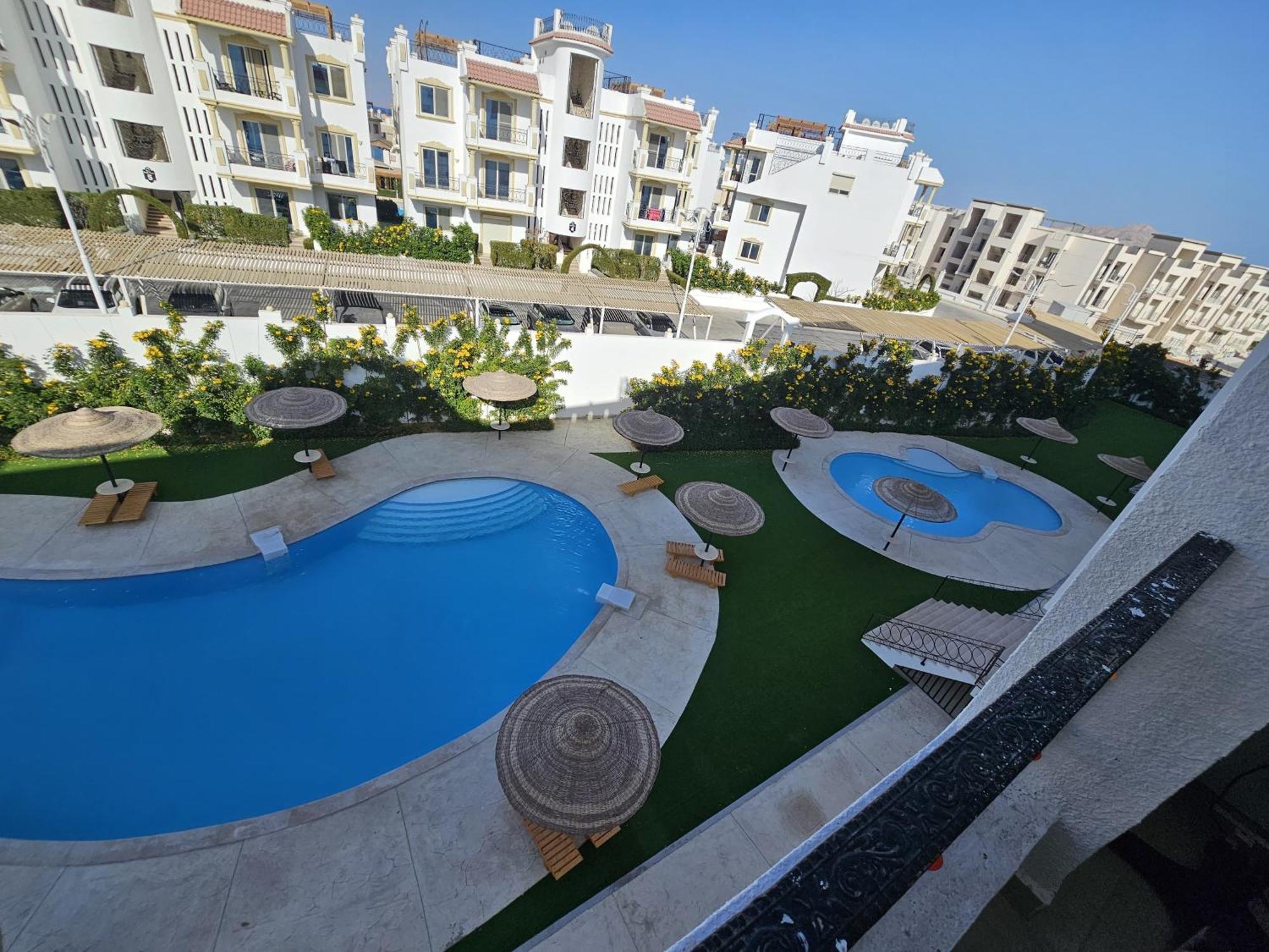 Sharm Hills Aqua Park Resort Стая снимка